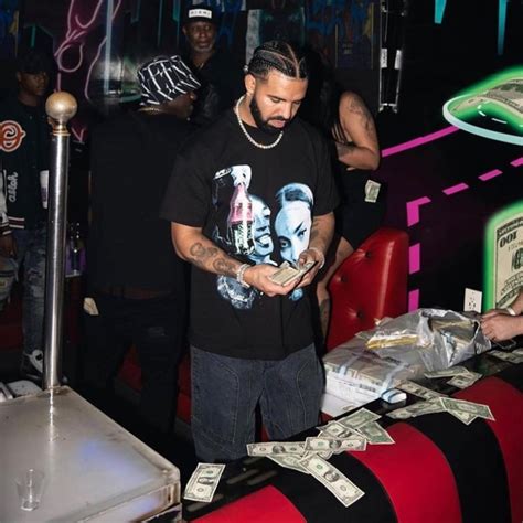 drake buying strippers chanel|Drake Delights Miami Strippers by Giving Them Chanel Bags.